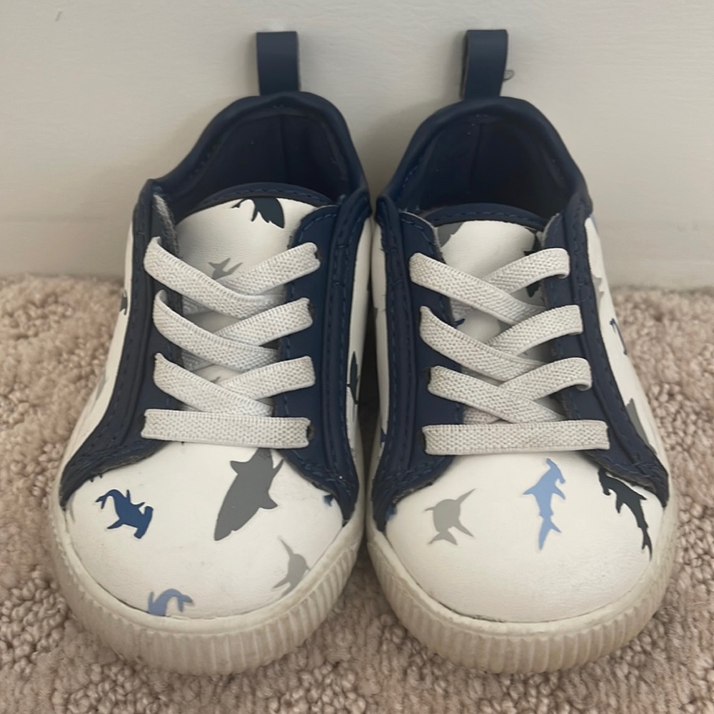 Carter’s “Aaron” toddler boy sneaker. Size 4.